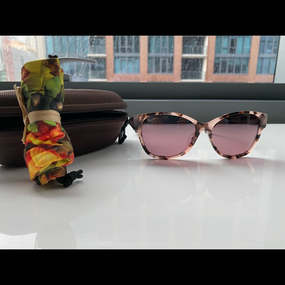 Maui Jim’s “Summer time” cat eye sunglasses.